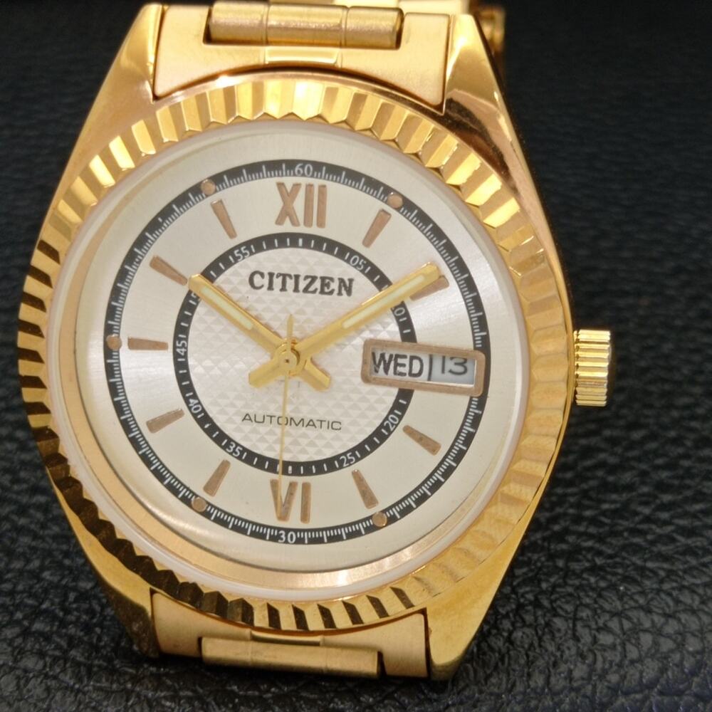 Vintage 1983 Citizen Automatic Mens Gold Watch W/daydate & White accents - Picture 3 of 8